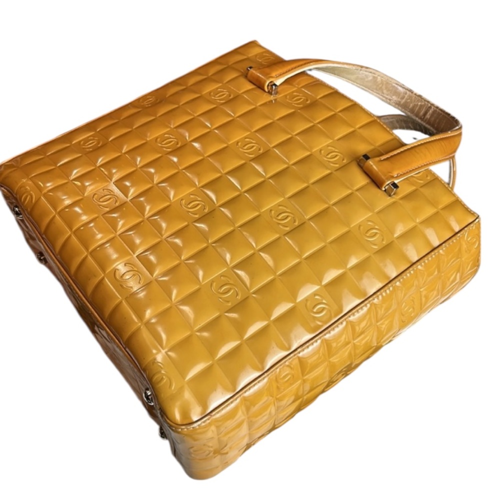 CHANEL VINTAGE BAG